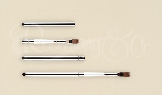 LIMITED EDITION RED DOT TRAVEL BRUSH COMBER SIZE 1/4"