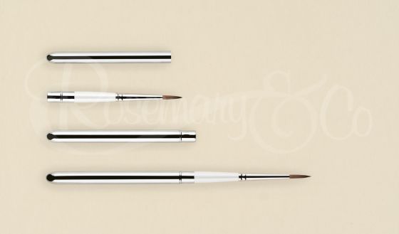 LIMITED EDITION RED DOT TRAVEL BRUSH POINTED ROUND SIZE 4